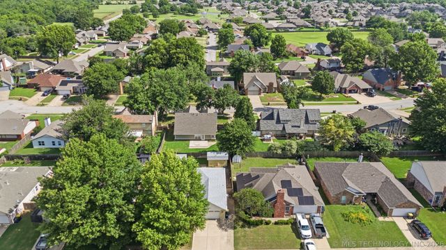 1085 E 138th Street, Glenpool, OK 74033