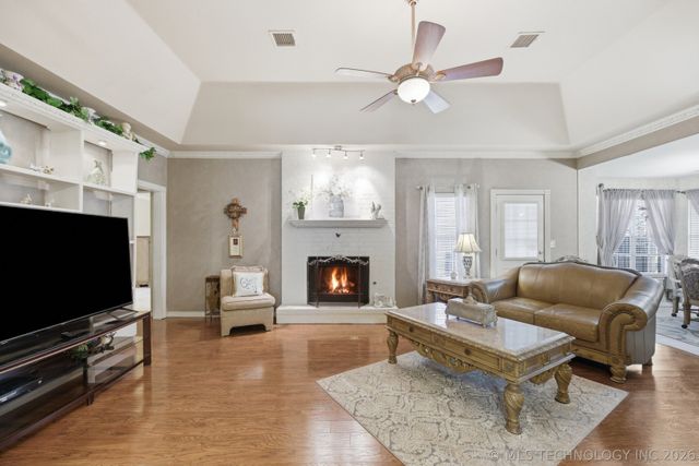 1085 E 138th Street, Glenpool, OK 74033