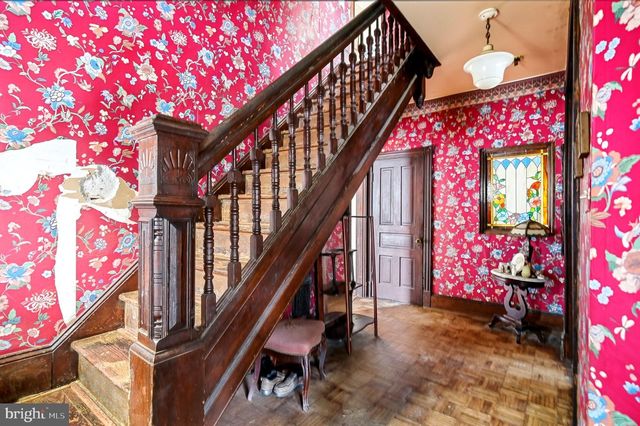 19 W HINCKLEY AVE, Ridley Park, PA 19078