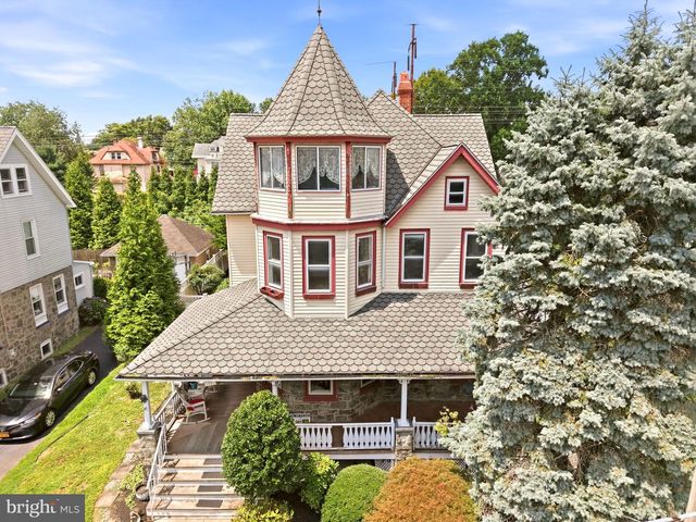 19 W HINCKLEY AVE, Ridley Park, PA 19078