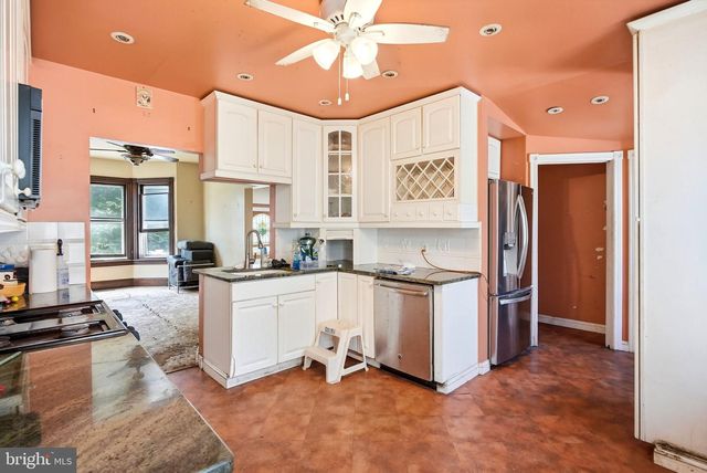 19 W HINCKLEY AVE, Ridley Park, PA 19078