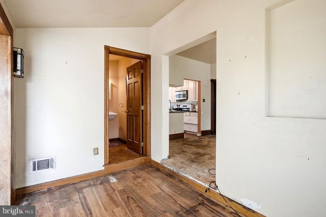 19 W HINCKLEY AVE, Ridley Park, PA 19078
