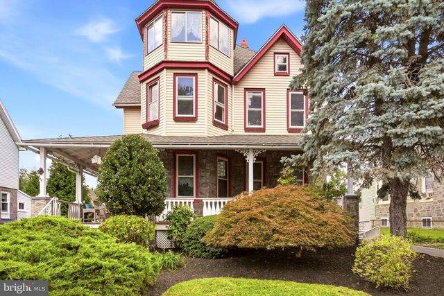 19 W HINCKLEY AVE, Ridley Park, PA 19078