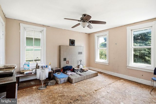 19 W HINCKLEY AVE, Ridley Park, PA 19078