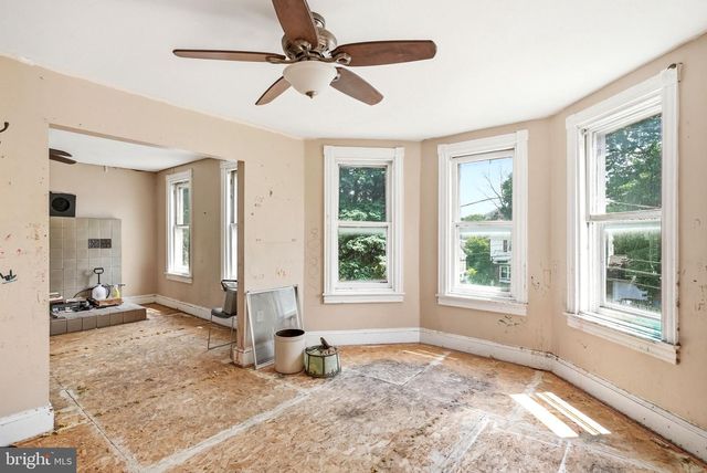 19 W HINCKLEY AVE, Ridley Park, PA 19078