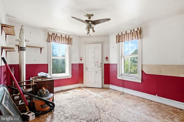 19 W HINCKLEY AVE, Ridley Park, PA 19078