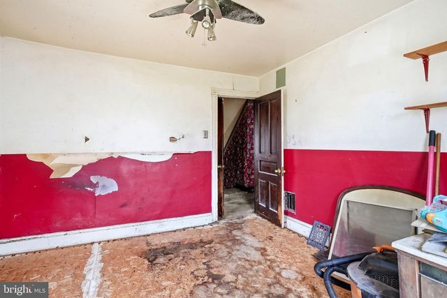19 W HINCKLEY AVE, Ridley Park, PA 19078