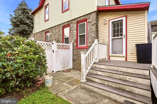 19 W HINCKLEY AVE, Ridley Park, PA 19078