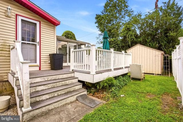 19 W HINCKLEY AVE, Ridley Park, PA 19078