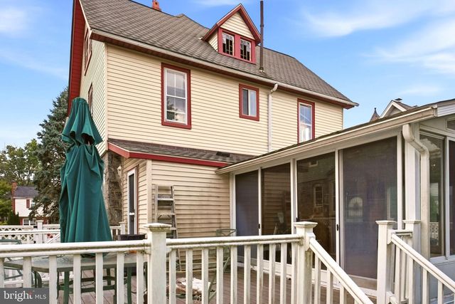 19 W HINCKLEY AVE, Ridley Park, PA 19078