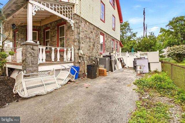 19 W HINCKLEY AVE, Ridley Park, PA 19078