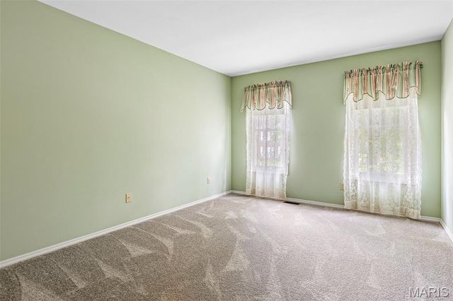26 Moselle Court, Florissant, MO 63031