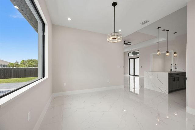 2015 NW 21st Street, Cape Coral, FL 33993