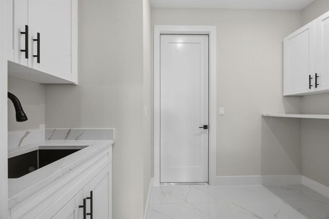 2015 NW 21st Street, Cape Coral, FL 33993