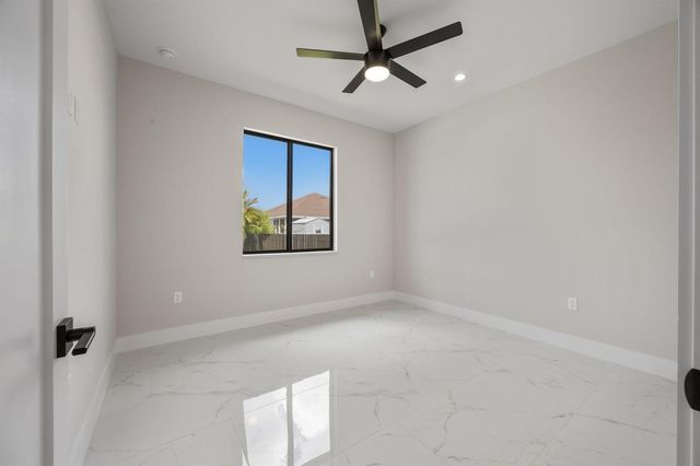 2015 NW 21st Street, Cape Coral, FL 33993