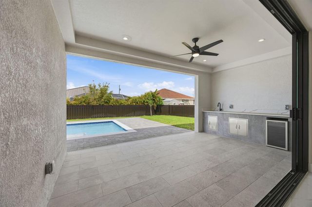 2015 NW 21st Street, Cape Coral, FL 33993
