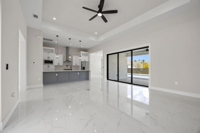 2015 NW 21st Street, Cape Coral, FL 33993