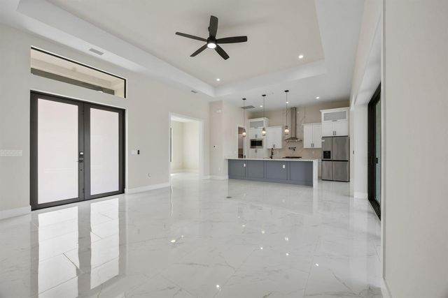2015 NW 21st Street, Cape Coral, FL 33993