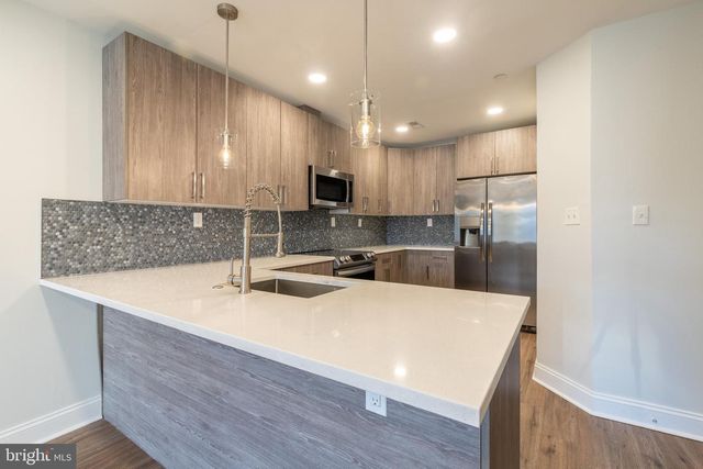 1702 N GRATZ ST, Philadelphia, PA 19121