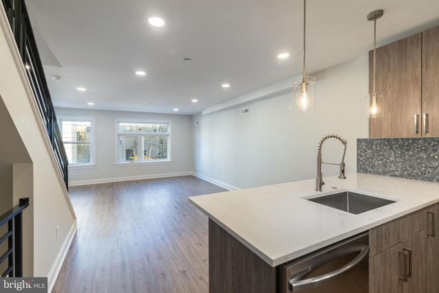1702 N GRATZ ST, Philadelphia, PA 19121