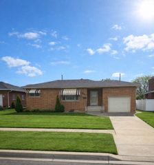 7421 Arkansas Avenue, Hammond, IN 46323