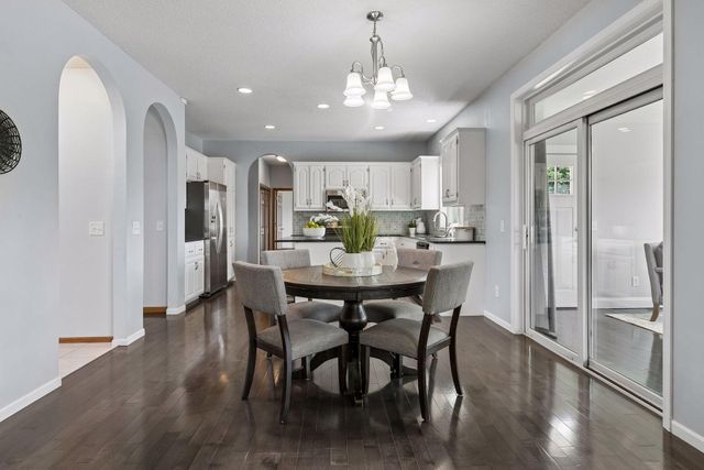 14255 Footbridge Way, Apple Valley, MN 55124