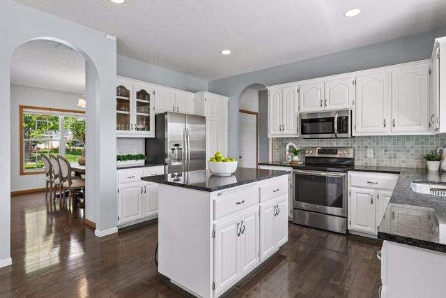 14255 Footbridge Way, Apple Valley, MN 55124