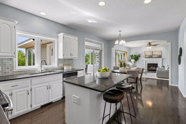 14255 Footbridge Way, Apple Valley, MN 55124