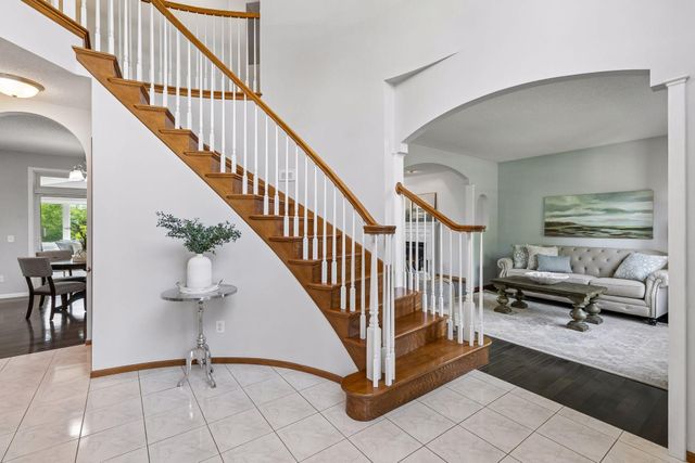 14255 Footbridge Way, Apple Valley, MN 55124
