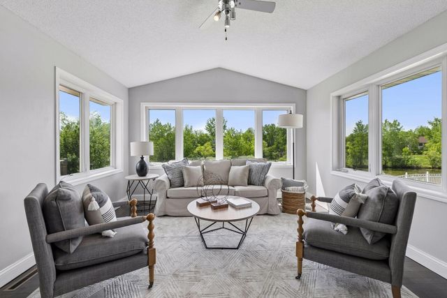 14255 Footbridge Way, Apple Valley, MN 55124