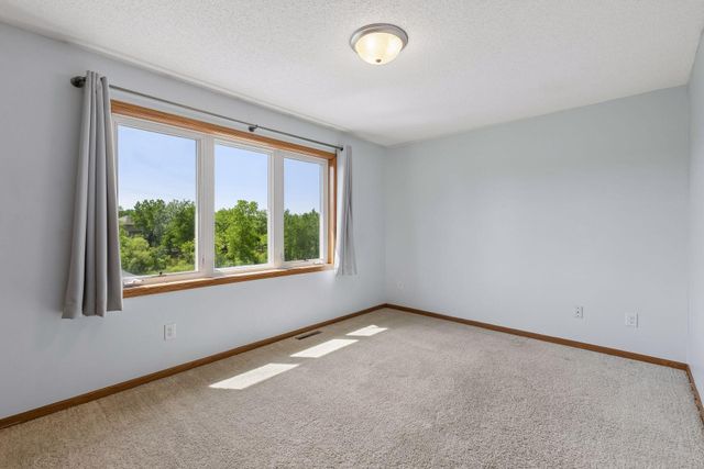 14255 Footbridge Way, Apple Valley, MN 55124