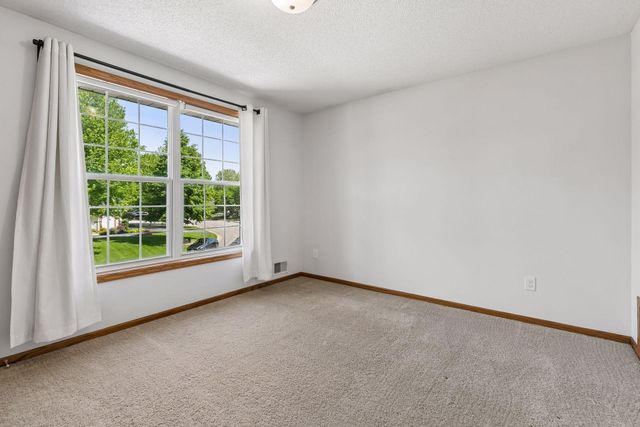 14255 Footbridge Way, Apple Valley, MN 55124