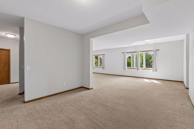 14255 Footbridge Way, Apple Valley, MN 55124