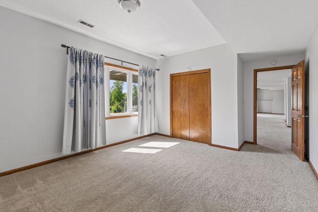 14255 Footbridge Way, Apple Valley, MN 55124