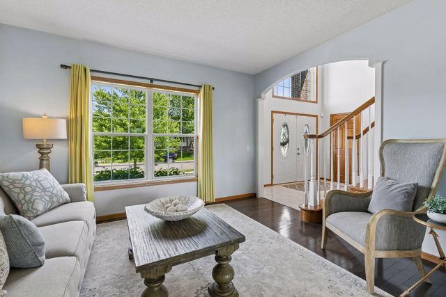 14255 Footbridge Way, Apple Valley, MN 55124