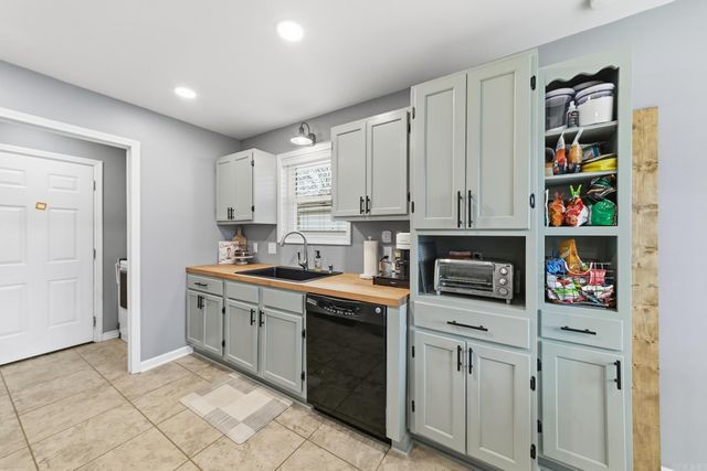 2220 Rainbow Drive, Conway, AR 72032