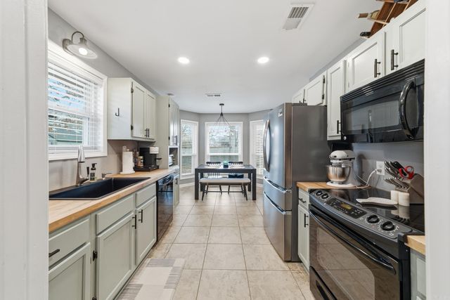 2220 Rainbow Drive, Conway, AR 72032