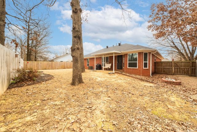 2220 Rainbow Drive, Conway, AR 72032