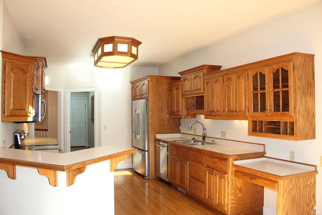 4837 Rockridge Ct., Manhattan, KS 66503