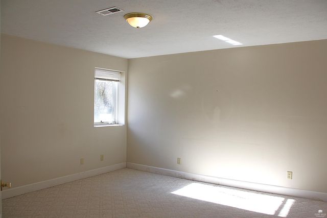 4837 Rockridge Ct., Manhattan, KS 66503