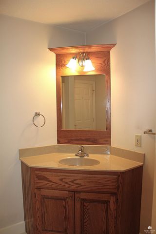 4837 Rockridge Ct., Manhattan, KS 66503