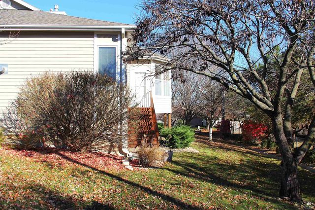 4837 Rockridge Ct., Manhattan, KS 66503