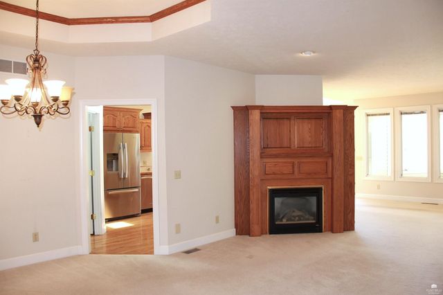 4837 Rockridge Ct., Manhattan, KS 66503