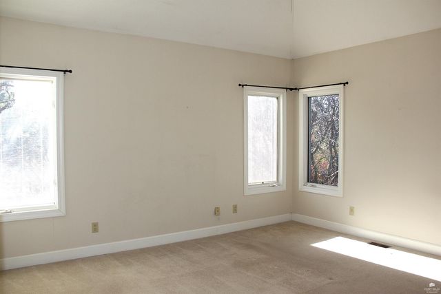 4837 Rockridge Ct., Manhattan, KS 66503