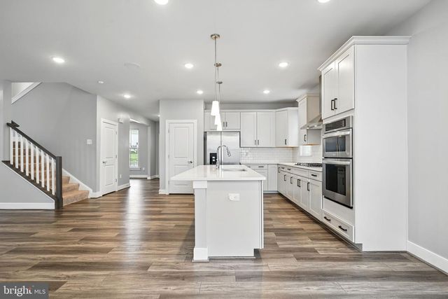 1843 MAGNOLIA FRUIT DR, Dumfries, VA 22026