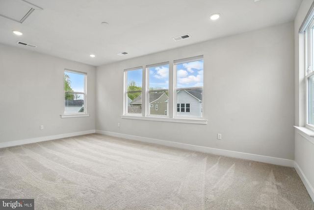 1843 MAGNOLIA FRUIT DR, Dumfries, VA 22026