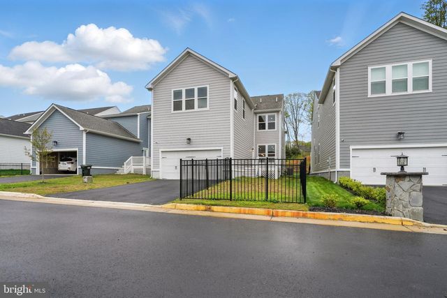 1843 MAGNOLIA FRUIT DR, Dumfries, VA 22026