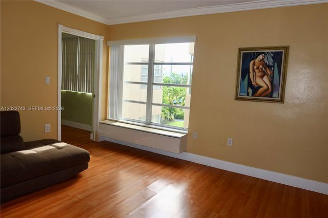 1850 NE 169th St 312, North Miami Beach, FL 33162