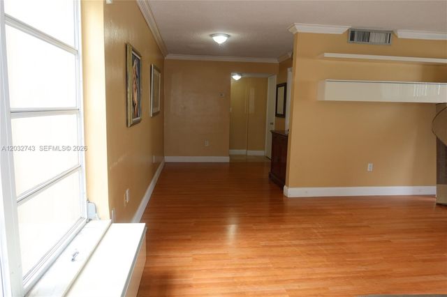 1850 NE 169th St 312, North Miami Beach, FL 33162