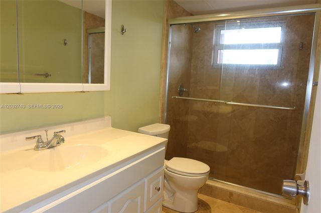 1850 NE 169th St 312, North Miami Beach, FL 33162